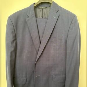 Full Suit Men’s Blue Classic Fit Suit.